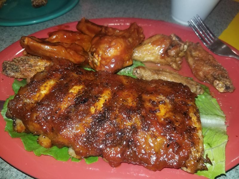 Wings 'N More Restaurant & Bar food
