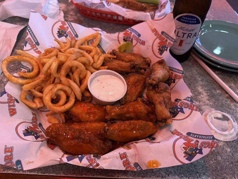 Wings 'N More Restaurant & Bar food