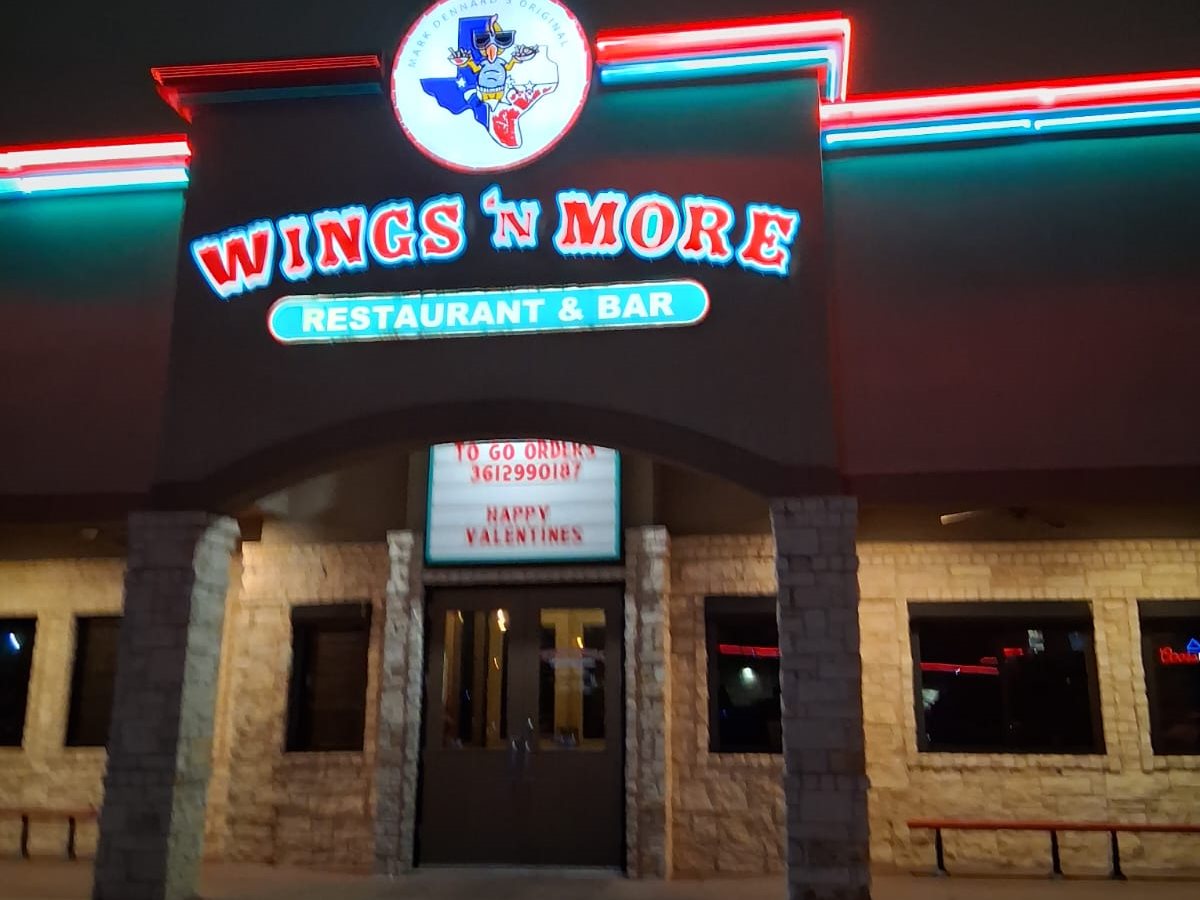 Wings 'N More Restaurant & Bar